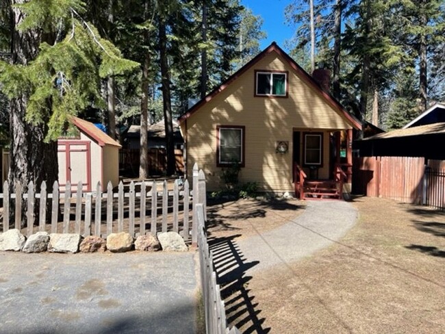 Primary Photo - Sweet Tahoe Charm Cabin! Available Now!! f...