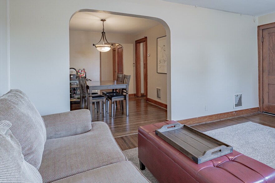 Building Photo - 118 Nassau Ave