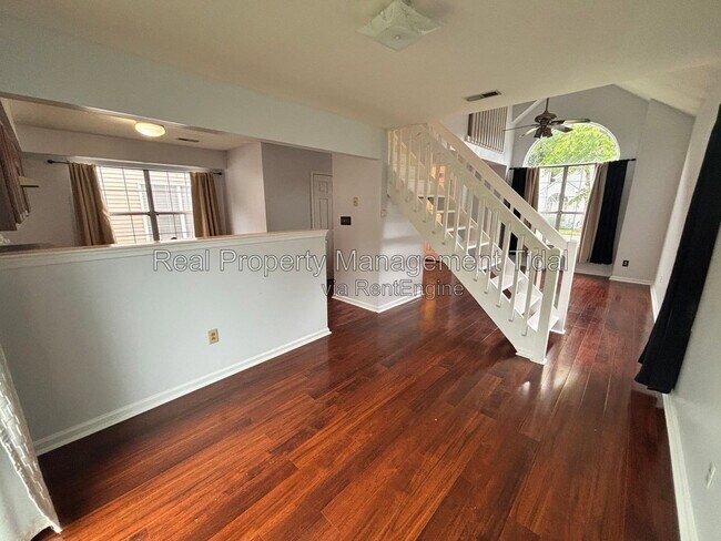Building Photo - 461 Charter Oak Dr