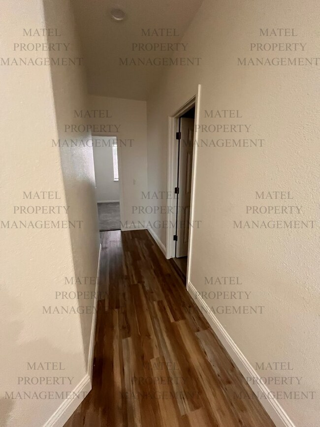 Building Photo - Near Kaiser/Pelandale