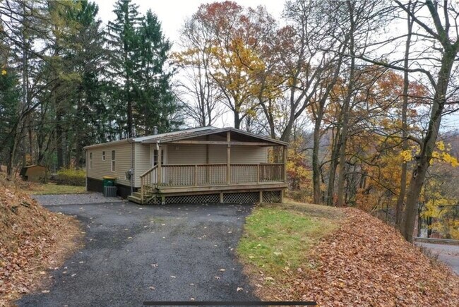 Building Photo - 3454 Evergreen Rd