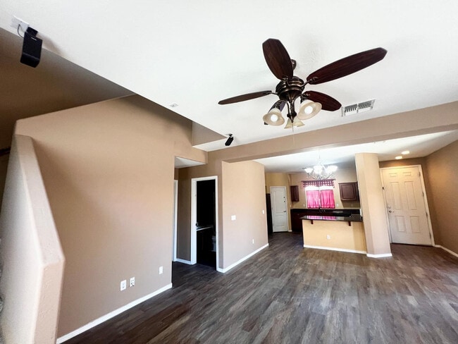 Building Photo - 879 E Stottler Dr