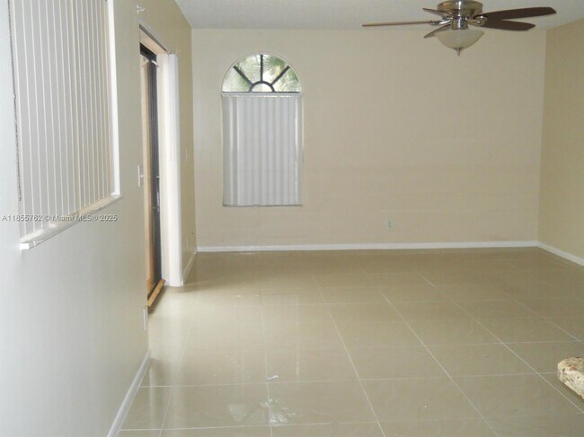 Building Photo - 3955 Village Dr