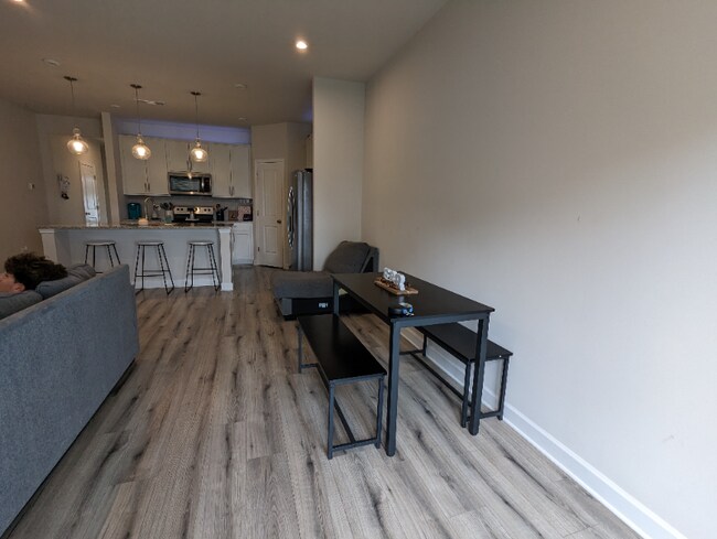 Building Photo - 561 Becks Pl