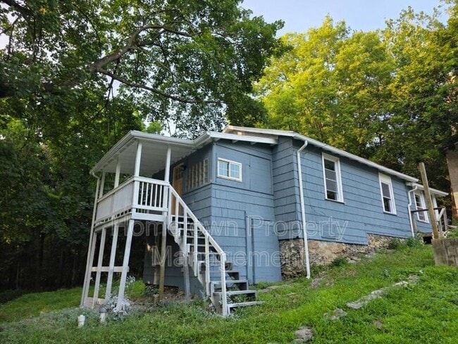 Primary Photo - 45 Circle Ave