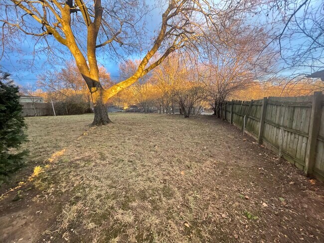 Building Photo - 5756 Kendon St