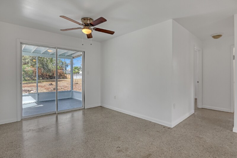 Building Photo - 4430 Barnsdale Dr