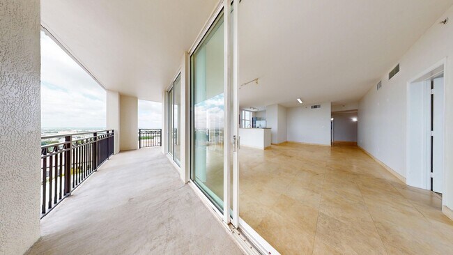 Building Photo - 550 Okeechobee Blvd
