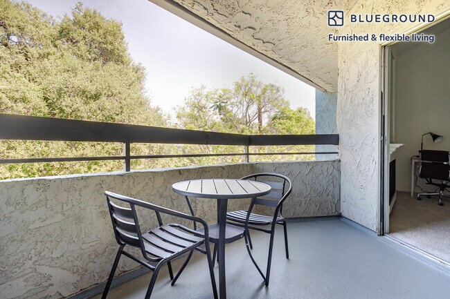 Building Photo - 350 E Del Mar Blvd