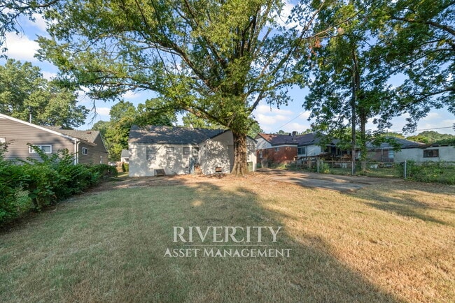 Building Photo - 1156 Brower St