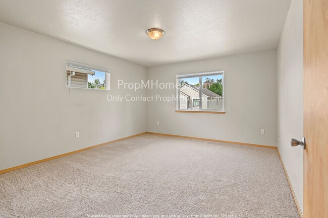 Building Photo - Four Bedroom Home in Powellhurst-Gilbert!