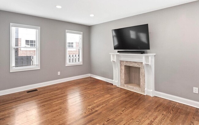 Building Photo - 986 Smith Ave