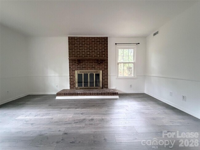 Building Photo - 8710 Houston Ridge Rd