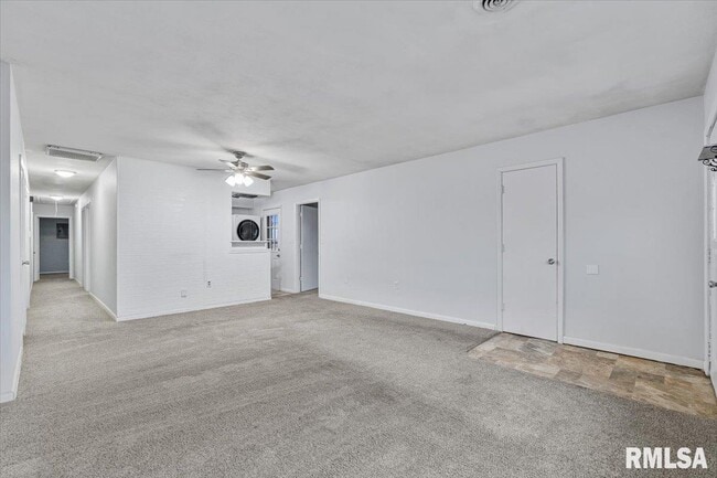 Building Photo - 925 2nd Ave E