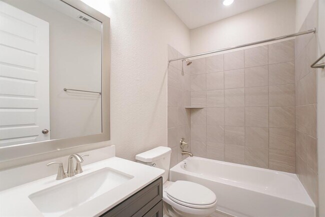Building Photo - 9852 Pearly Everlasting