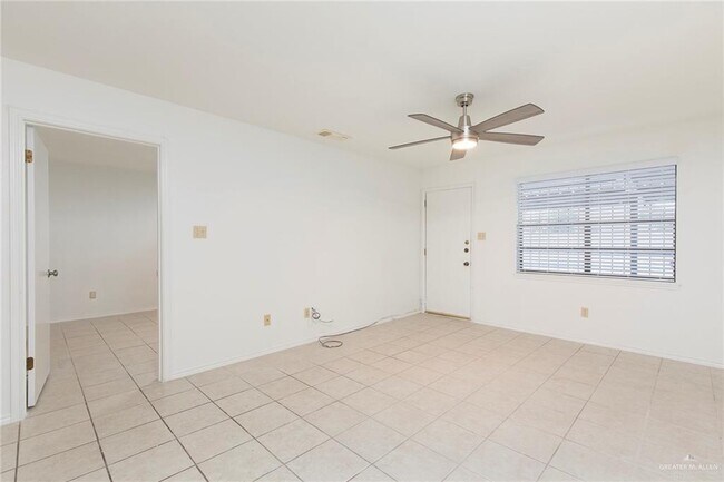 Building Photo - 14 Toronto Ave