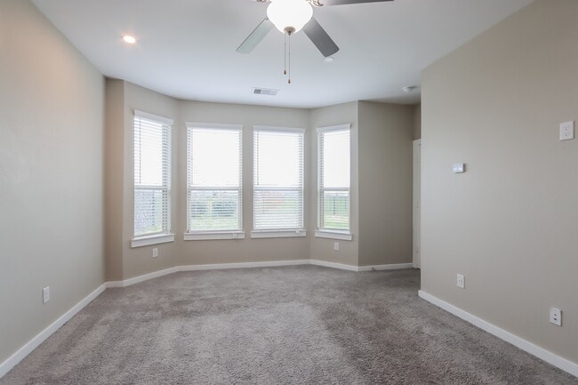 Building Photo - 15758 Cairnwell Bend Dr