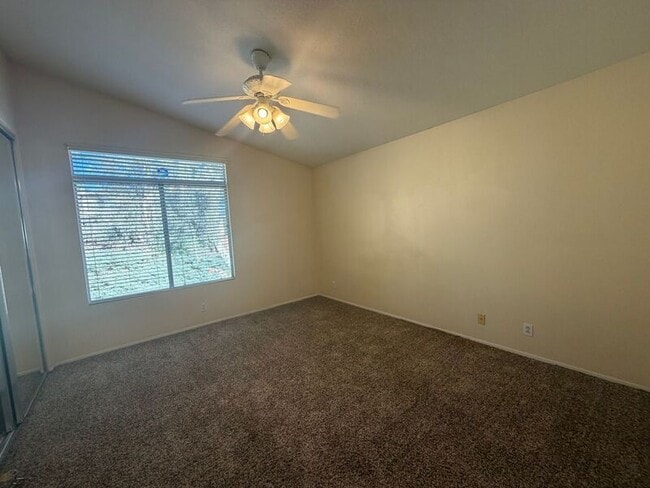 Building Photo - 39366 Calistoga Dr