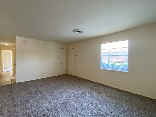 Building Photo - 4723 S Granite Pl
