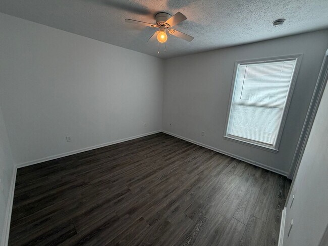 Building Photo - 9123 Laird St