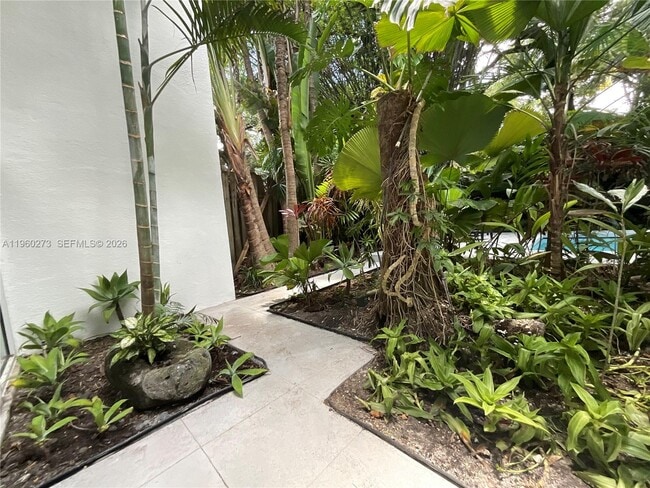 Building Photo - 2485 Inagua Ave