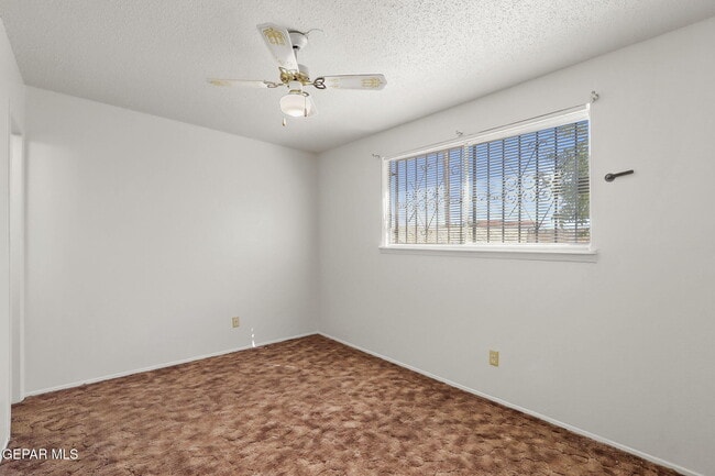 Building Photo - 5440 Viceroy Dr