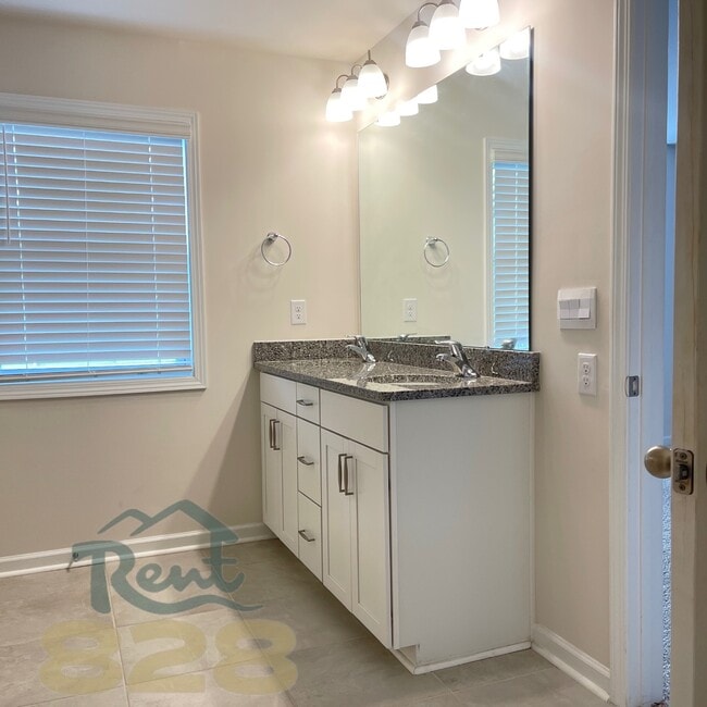 Building Photo - 146 Creekview Rd