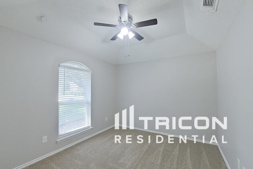 Building Photo - 2065 Mossberg Dr