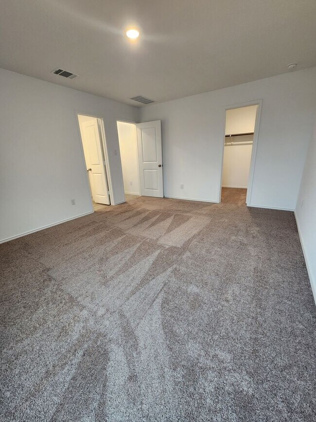 Building Photo - 4-bed, 2-bath gem in Hidden Trails- Bulverde TX- 4/2/2-6013 Companion Loop