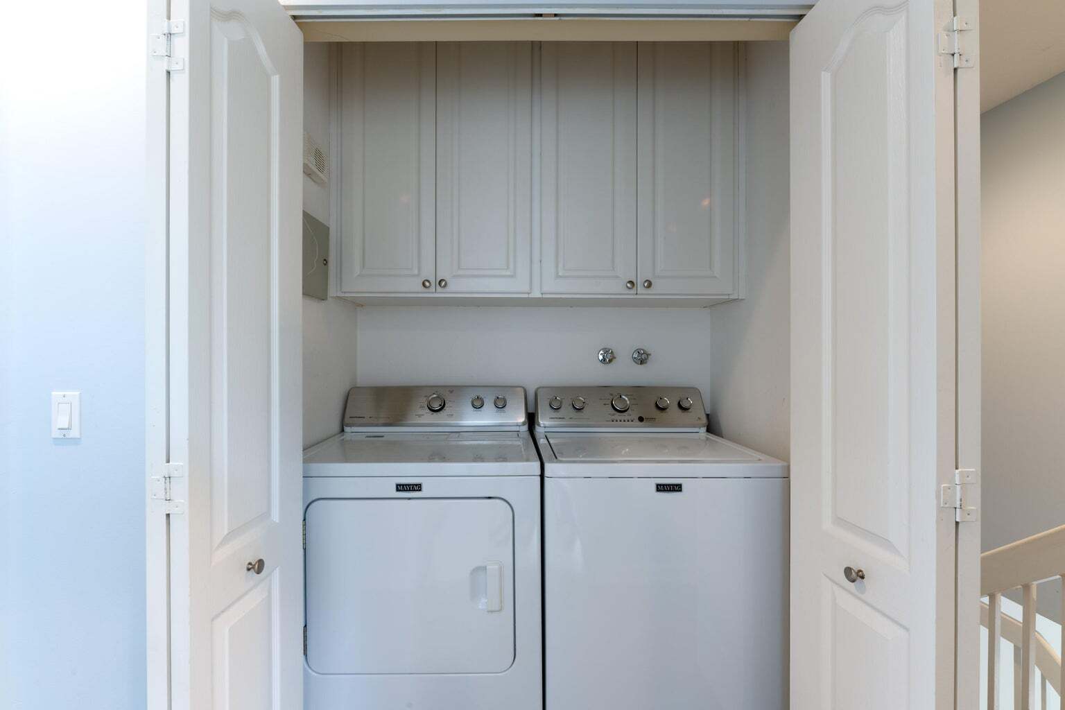 Building Photo - 340 Jacaranda Dr