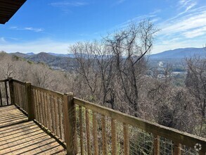 Building Photo - Central AVL - It's all about the view!!!