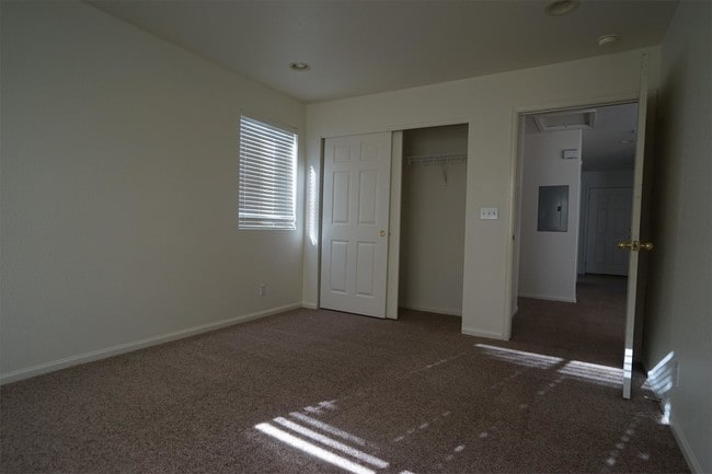 Building Photo - 18817 E 57th Pl