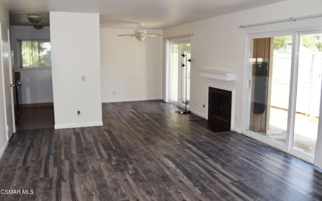 Building Photo - 28725 Conejo View Dr