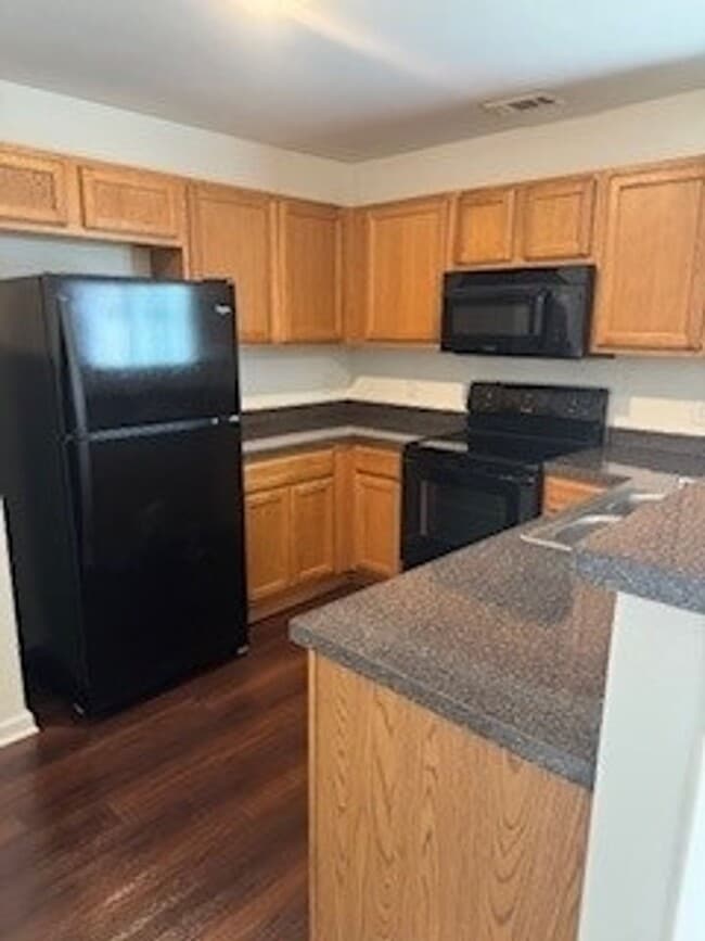 Building Photo - 6 Bearing Cir