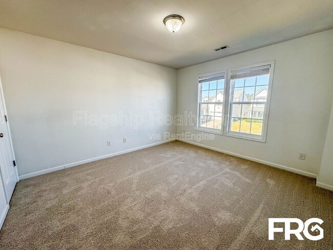 Building Photo - 1021 Jade Ln