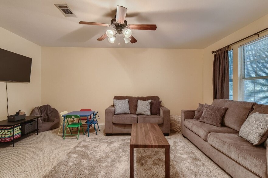 Building Photo - 10430 Tiger Field