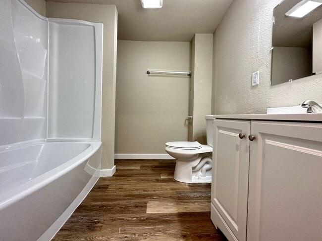 Building Photo - 2 Bedroom with Bonus Room Near Fairgrounds