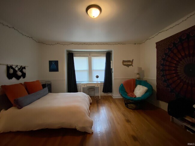 Building Photo - 315 E University St