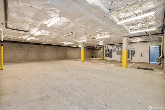 Building Photo - 1709 Harbor Ave SW