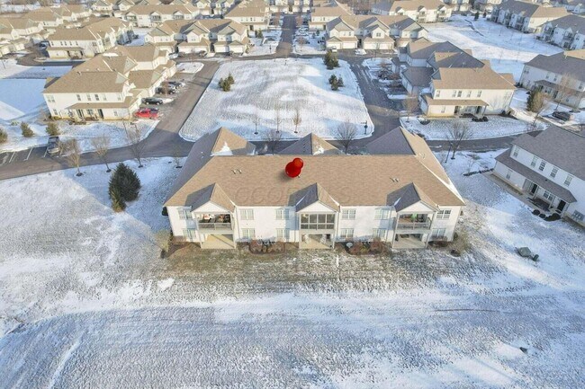 Building Photo - 550 Redwood Ln