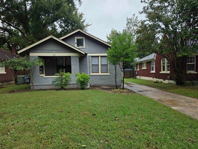 Primary Photo - 637 N Willett St
