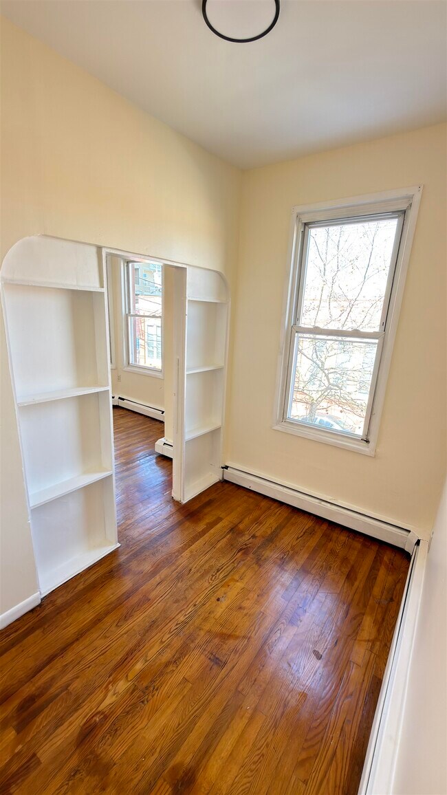 Building Photo - 217 62nd St