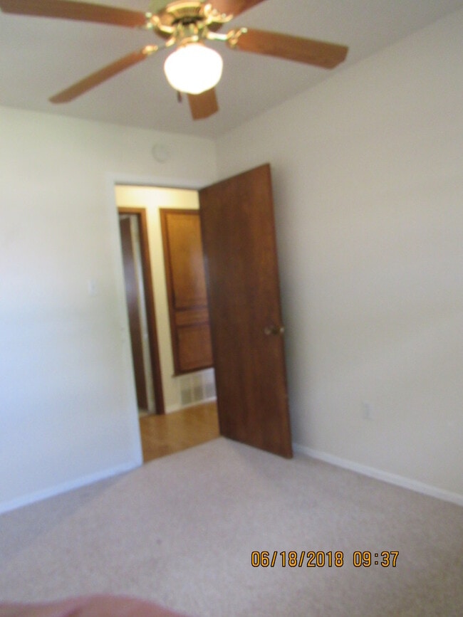 Building Photo - Great home located in Carriage Hills,