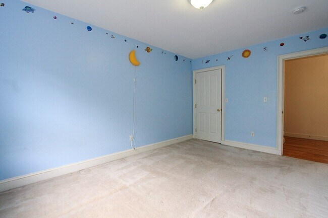 Building Photo - 6 Adams St