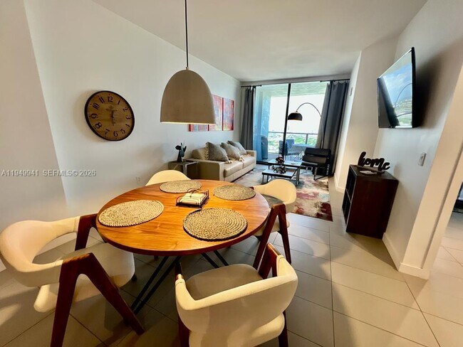 Building Photo - 1600 NE 1st Ave