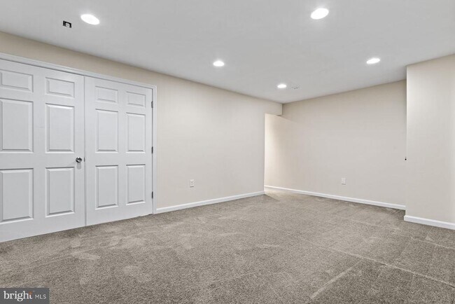 Building Photo - 10610 High Beach Ct