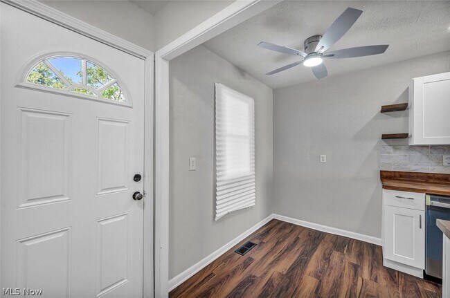 Building Photo - 12508 Sobieski Ave