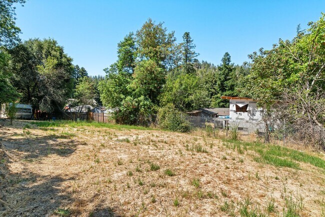 Building Photo - Sunny and Charming Boulder Creek Retreat - Modern Living on a Shared Property