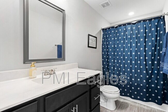 Building Photo - 491 Kinslow Ct