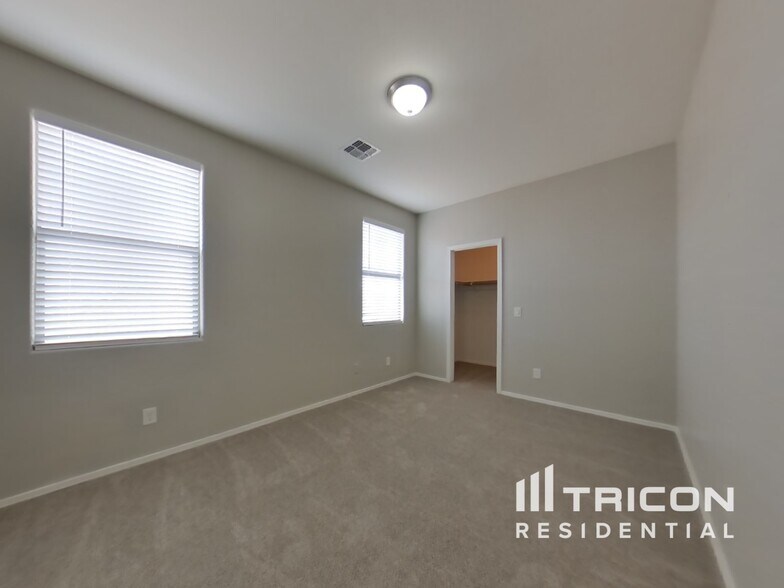 Building Photo - 43978 Caven Dr